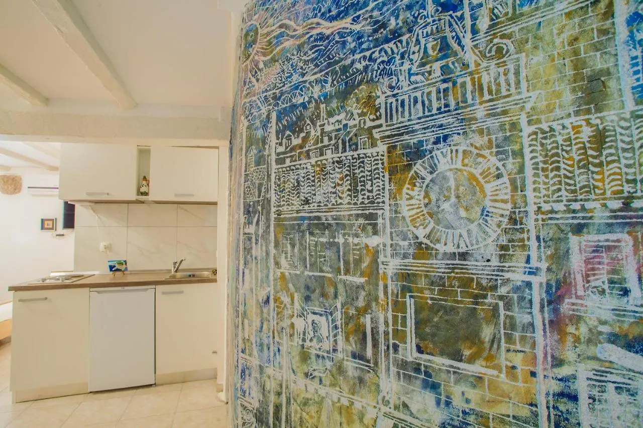 Honey Art Apartment Cres