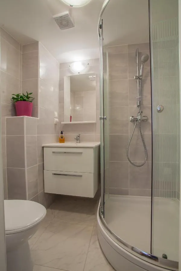 Honey Art Apartment Cres 0*,  Croazia